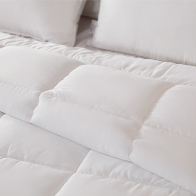 Niveau maternel et infantile Couette d'été fraîche sans tache remplie à 100% de soie faite à la main pour l'hiver