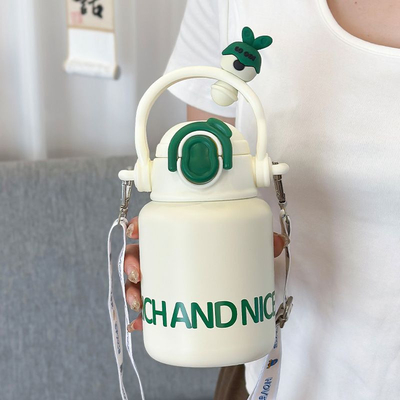 Cadeau d'employé Coupe portable en acier inoxydable avec dessin animé de poupée mignonne et matériau