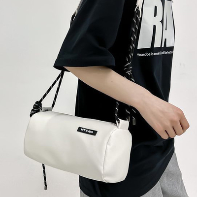 Sac à main neutre et polyvalent idéal pour les cadeaux d'anniversaire des employés
