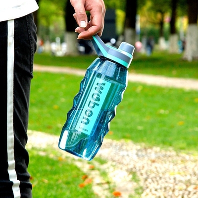 Une tasse d'eau portable de grande capacité idéale pour les activités des employés et les cadeaux d'affaires