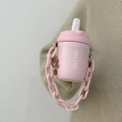 Logo personnalisé tasse à paille isolée esthétique chaîne portative tasse à eau pour cadeaux aux employés