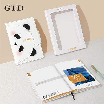Superbe bande dessinée de Panda, livre d'apprentissage à la main, vérifier dans un carnet, parfait pour l'occasion de l'année.