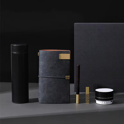 Nécessités de l'hôtel et du complexe Exposition à la température Thermos Mug Bloc-notes Bluetooth haut-parleur Plume en bois