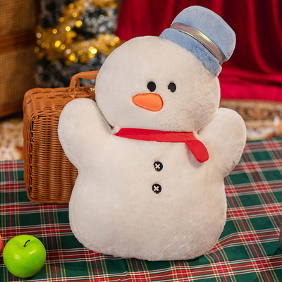 Coussin d'arbre de Noël pour l'occasion de la remise des diplômes avec une simulation d'orignal et un dessin de bonhomme de neige