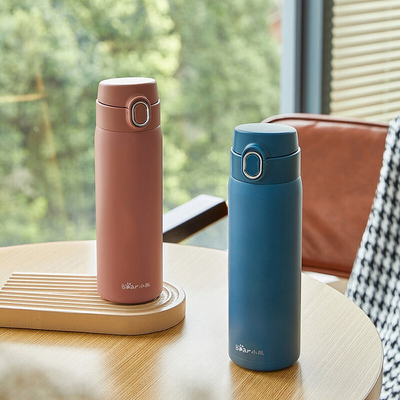Techniques d'impression sur écran de soie 1 Graphiques couleur sur Yuedong Bouncing Insulated Cup 500 ml