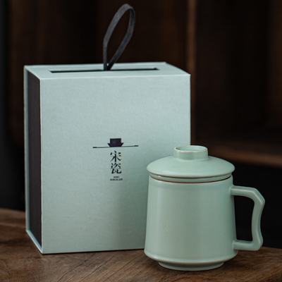 Élégante tasse à thé en céramique pour le bureau, préparation de thé et filtration de l'eau, cadeau parfait pour les affaires.