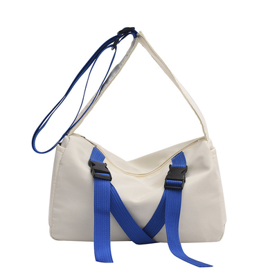 Un sac à main personnalisé à la mode et à la mode pour le retour à l'école ou la remise des diplômes