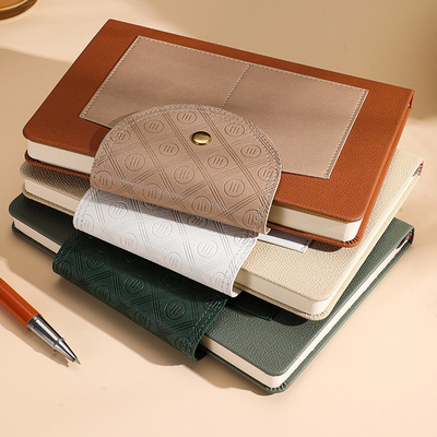 Carnet de bord épaissi pour une prise de notes minimaliste et atmosphérique
