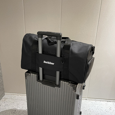 Relations avec les anciens élèves / Réunions de classe Séparation sèche et humide Sac croisé pour les voyages d'affaires