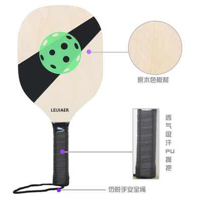 2 raquettes en bois et 2 boules en bois essentielles pour promouvoir votre bureau