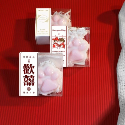 Le savon fait à la main est un cadeau pratique pour le marché agricole