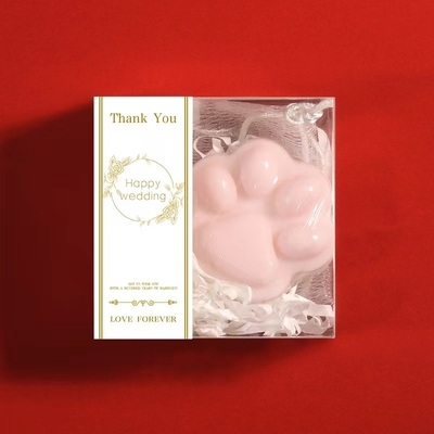 Le savon fait à la main est un cadeau pratique pour le marché agricole