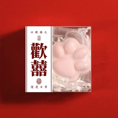 Le savon fait à la main est un cadeau pratique pour le marché agricole