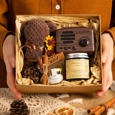 Boîte à cadeaux à gestes à la main de style forestier Nouveauté cadeaux pour demoiselles d'honneur et le marié