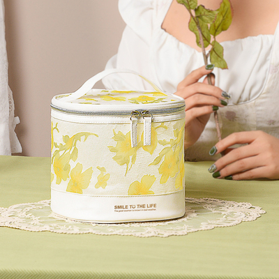 Ensemble de cadeaux de présentation élégant Sac de toilettes de grande capacité avec cylindre de fleurs caché