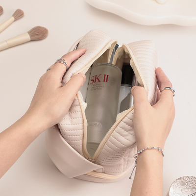 Produits de bureau Sac cosmétique de séparation sèche et humide en couleur bonbon pour une forme personnalisée