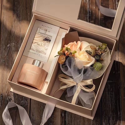 Boîte cadeau avec bouquet de œillets Le cadeau parfait pour les enseignantes et les mères pour leur jour spécial