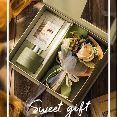 Boîte cadeau avec bouquet de œillets Le cadeau parfait pour les enseignantes et les mères pour leur jour spécial