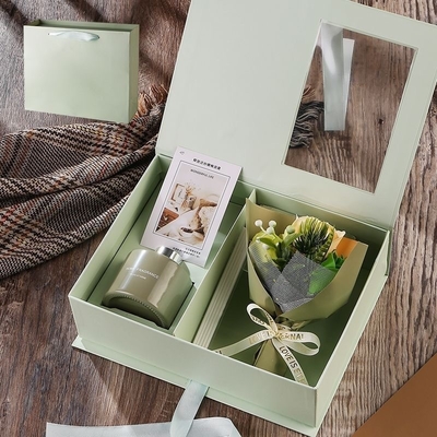 Boîte cadeau avec bouquet de œillets Le cadeau parfait pour les enseignantes et les mères pour leur jour spécial
