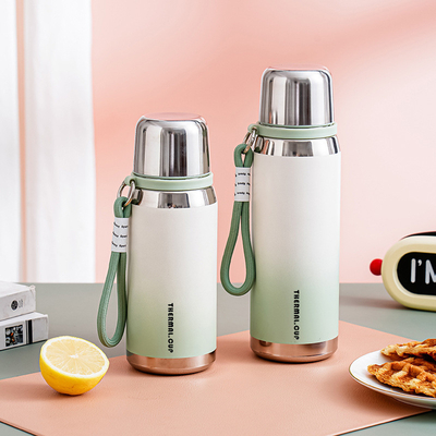 La tasse thermos 316 en acier inoxydable avec couleur personnalisée