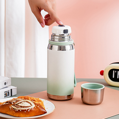 La tasse thermos 316 en acier inoxydable avec couleur personnalisée
