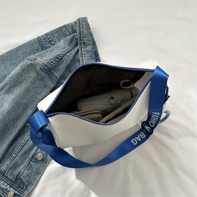Un sac de grande capacité à la mode, idéal pour les mariages et les événements spéciaux comme la déesse Da.