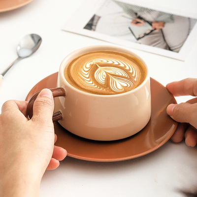 Utilisation Scénarios Light Luxury Afternoon Tea Cup and Saucer Set pour les occasions spéciales
