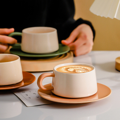Utilisation Scénarios Light Luxury Afternoon Tea Cup and Saucer Set pour les occasions spéciales