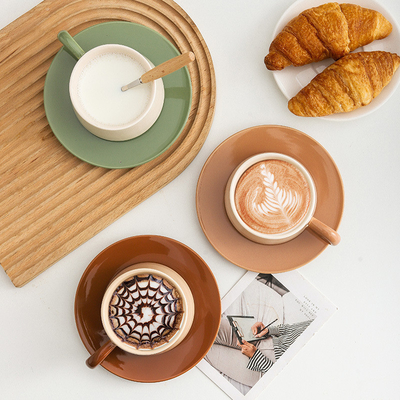 Utilisation Scénarios Light Luxury Afternoon Tea Cup and Saucer Set pour les occasions spéciales