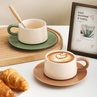 Utilisation Scénarios Light Luxury Afternoon Tea Cup and Saucer Set pour les occasions spéciales
