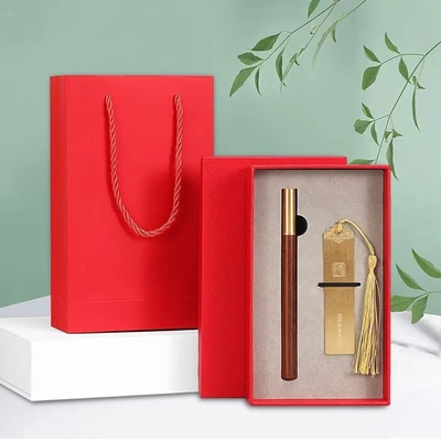 Relations avec les anciens élèves et réunions de classe Boîte cadeau culturelle classique avec stylo en bois