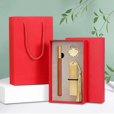 Relations avec les anciens élèves et réunions de classe Boîte cadeau culturelle classique avec stylo en bois