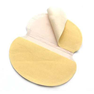 Des couches de papier pour les aisselles d'été, déodorant invisible et patch anti-sueur.