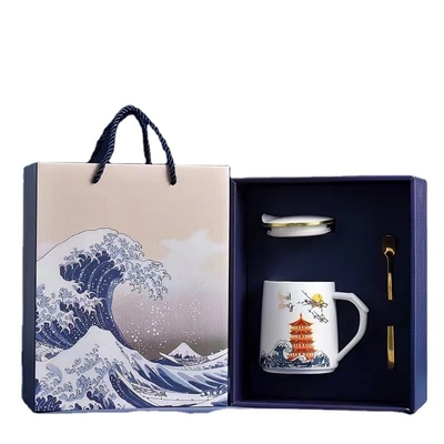 Un ensemble de tasses-cadeaux créatives avec le logo du client pour des promotions personnalisées