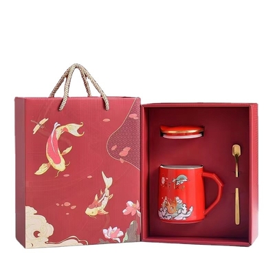 Un ensemble de tasses-cadeaux créatives avec le logo du client pour des promotions personnalisées