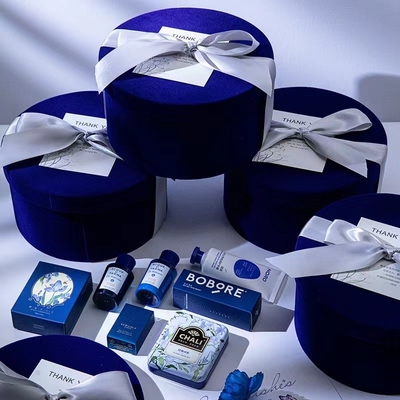 Técniques d'impression sur écran de soie Ensemble de cadeaux en velours de luxe pour l'anniversaire de son petit ami