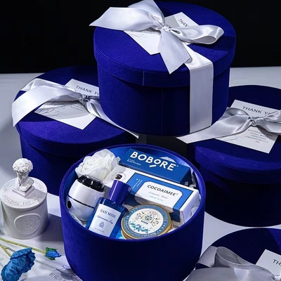 Técniques d'impression sur écran de soie Ensemble de cadeaux en velours de luxe pour l'anniversaire de son petit ami