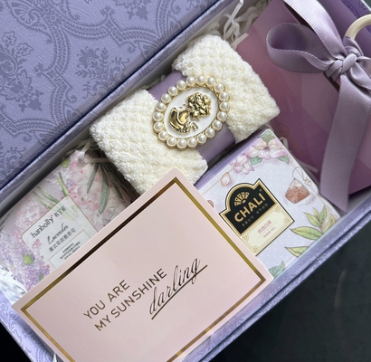 Un ensemble de cadeaux de mariage écologique pour les amateurs d'automobile