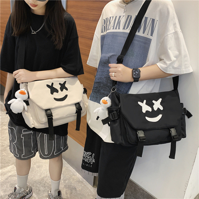 Logo du client Style forestier Instagram Sac à sourire Un incontournable pour les sorties décontractées