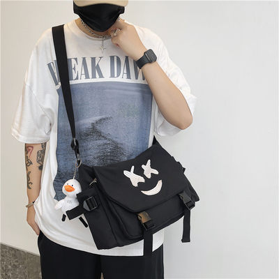 Logo du client Style forestier Instagram Sac à sourire Un incontournable pour les sorties décontractées