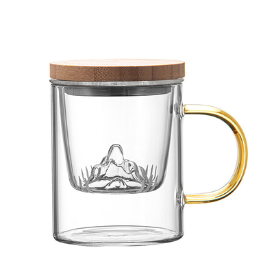 Coupe en verre à haute teneur en borosilicate. Coupe de thé en bambou et bois.