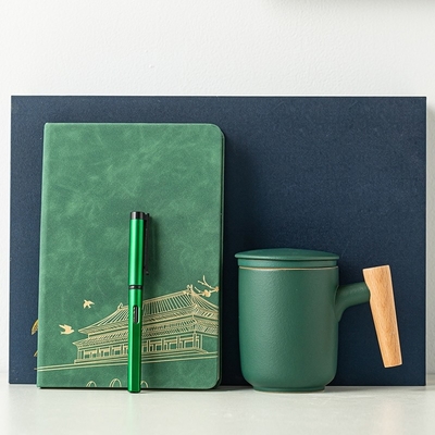 Nouveauté Cadeaux Ceinture en céramique Tisane filtrée Separation de tasse de bureau Commercial Set cadeau tasse de poignée en bois