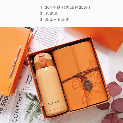 Couleur orange personnalisée cadeau d'entrée de mode avec une tasse chaude carnet de notes Bonne chance pendentif