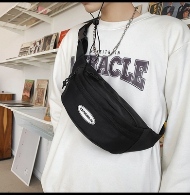 Un sac à poitrine à une épaule simple et polyvalent Idéal pour l'impression sur sérigraphie