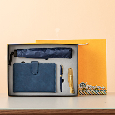 Four Piece Business Gift Set Notebook Pen Marque de livre et parapluie avec logo personnalisé
