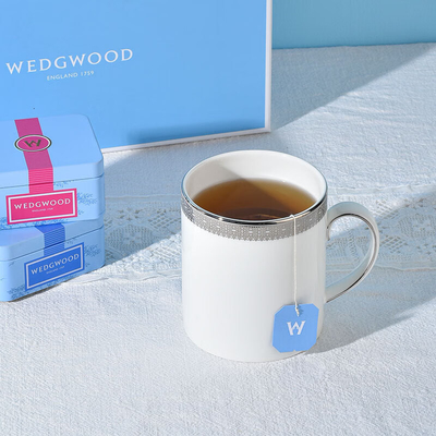 Surprenez vos clients avec cette tasse en dentelle de platine et une boîte-cadeau en pot de thé portable