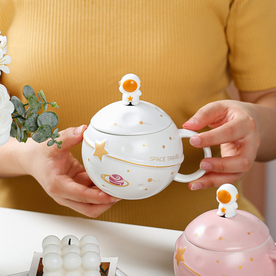 Des cadeaux de mariage pour les amateurs d'espace