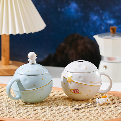 Des cadeaux de mariage pour les amateurs d'espace
