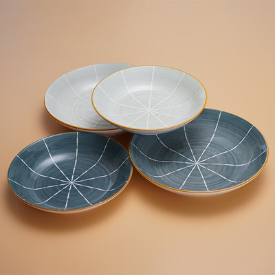 Un ensemble de 16 ustensiles de table en céramique chinoise parfait pour les grands-parents âgés