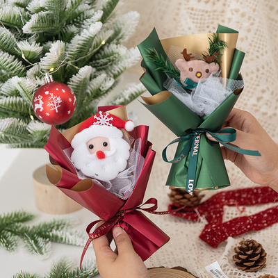 Bouquet de Noël avec fleurs séchées et coton destiné aux utilisateurs finaux